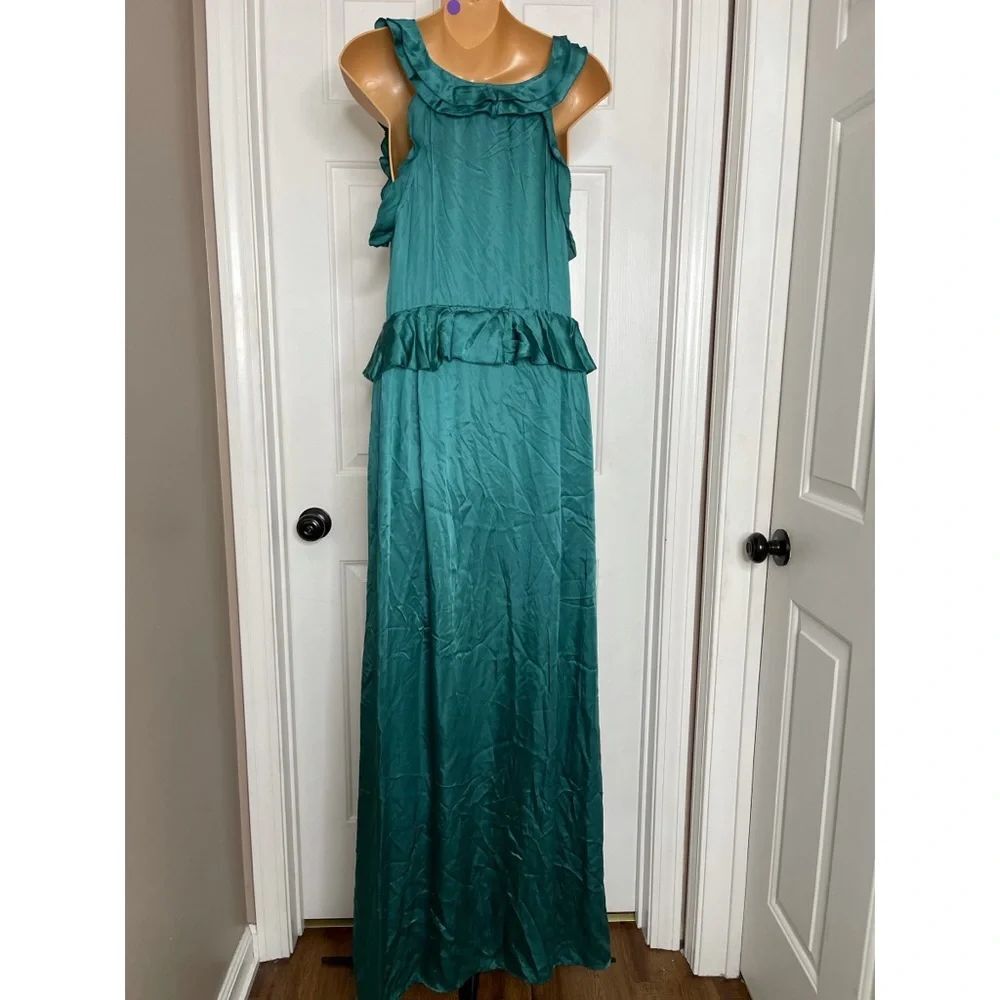 Love Sam Neela Ruffle Gown - Picture 6 of 6